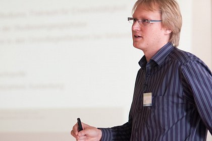 Nils Florian Wolters von der Hochschule Harz hielt einen 
Vortrag ber ein Konzept der verlngerten 
Studieneingangsphase im MINT-Bereich
